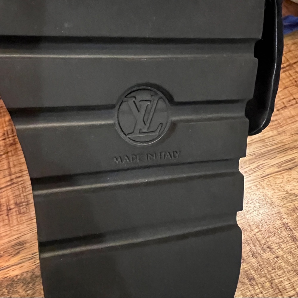 Louis Vuitton Pool Pillow Slides Black Monogram Sandals EU 36 New - Picture 5 of 9